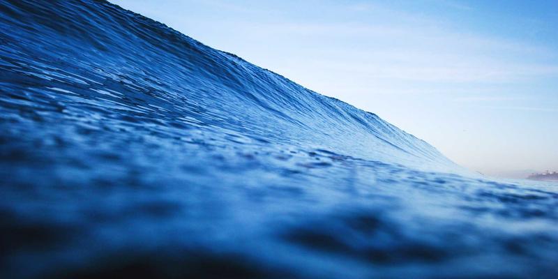 网络切片即服务(NSaaS)：在蒸汽波风格的数字化迷雾中，为企业构筑安全、专属的5G网络绿洲